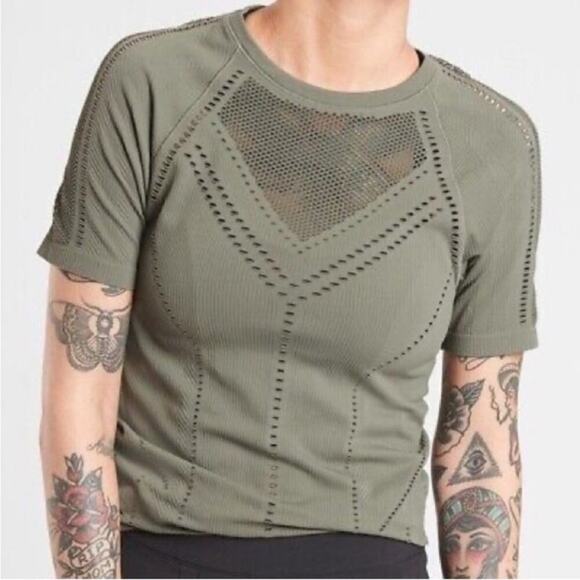 Athleta Tops - Athleta Womens M Oxygen Tee in Laurel Olive Green